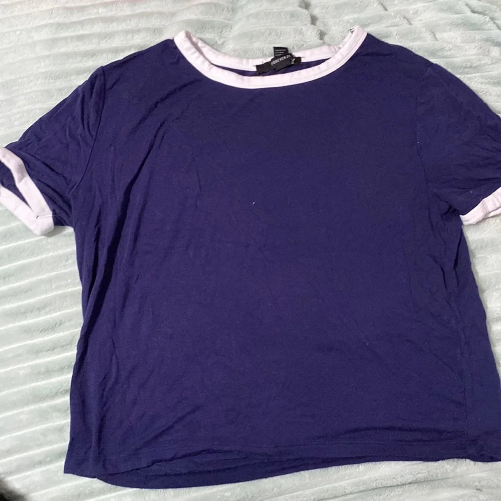 Dark blue cropped shirt with white trim - Picture 1 of 3